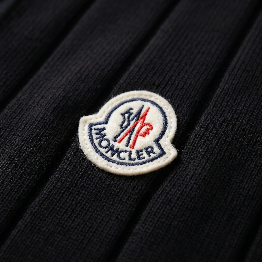 Moncler logo-plaque polo knitted shirt